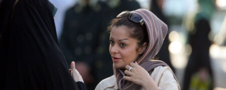 لایحه عفاف و حجاب؛ از ممنوعیت روبوسی زن و مرد تا جریمه های میلیاردی برای سلبریتی ها