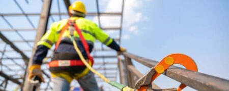 ۱۳۰,۰۰۰ دلار دستمزد برای تعویض یک لامپ؛ اما این لامپ کجاست؟ + ویدیو