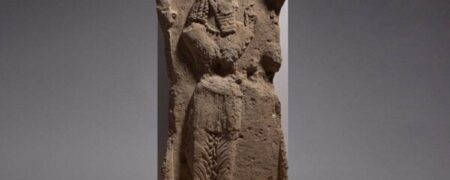 سنگ نگاره «سرباز ساسانی» که در فرودگاه لندن کشف و ضبط شد به ایران بازگشت