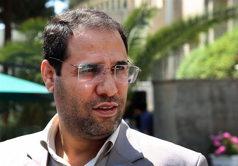 انتقادها از سفر وزیر آموزش و پرورش به حج با سکانسی از فیلم منصور