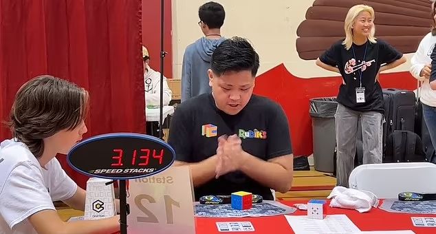 شکسته شدن رکورد حل کردن مکعب روبیک با 3.13 شانیه توسط جوان اوتیسمی