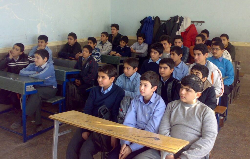 افت کیفیت علمی در مدارس ایران و تبدیل شدن به یکی از ضعیف ترین ها در منطقه