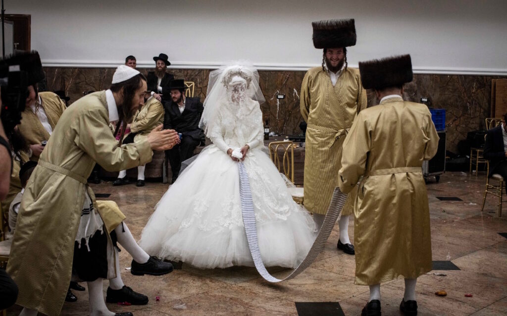 مقایسه عروسی یهودیان و ایرانیان از نگاه عبدالله گنجی + ویدیو