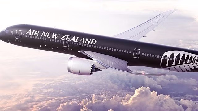 وزن کردن مسافران پیش از سوار شدن به هواپیما توسط شرکت هواپیمایی نیوزیلندی