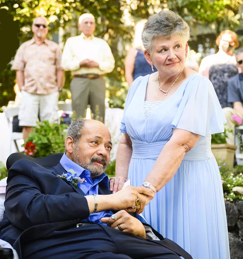 ازدواج یک زوج ۴۳ سال پس از اجبار به پایان رابطه شان به خاطر تفاوت نژادی