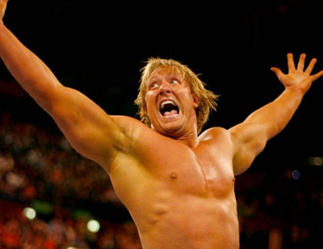 ۱۰ ستاره WWE که مرگ تکان دهنده ای داشتند