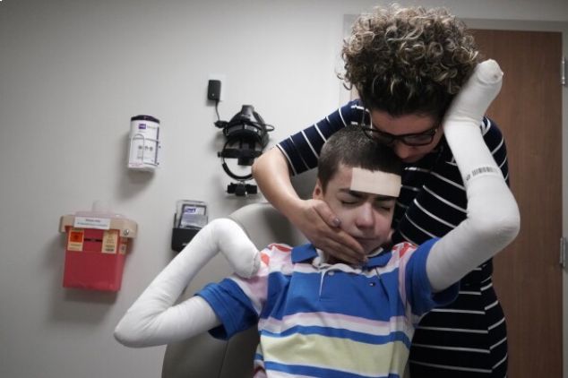 پسر نابینا 14 ساله با استفاده از قطره ویروس تبخال غیرفعال بینایی خود را بازیافت
