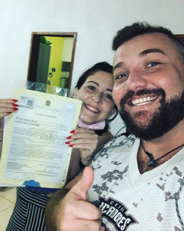 جشن طلاق زن و شوهر برزیلی بعد از چند سال معطلی برای گرفتن گواهی طلاق!