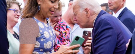 سوژه شدن رفتار عجیب جو بایدن با دختربچه فنلاندی + ویدئو