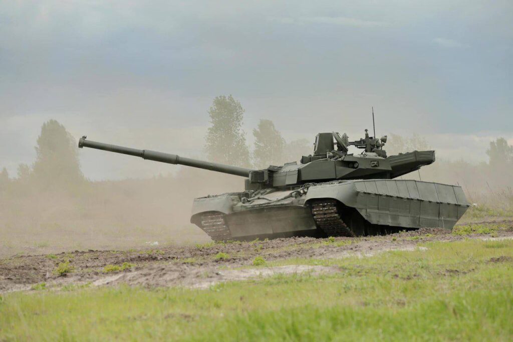 در دهه ۱۹۹۰، پس از اینکه استقلال اوکراین باعث جدا شدن KMDB صنعت تانک روسیه شد، اوکراین شروع به توسعه T-80UD های "اوکراینی سازی شده" کرد.
