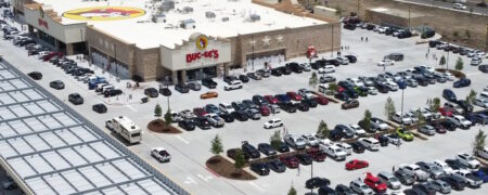 افتتاح بزرگترین پمپ بنزین جهان با ۱۲۰ جایگاه سوخت در ایالت تنسی آمریکا