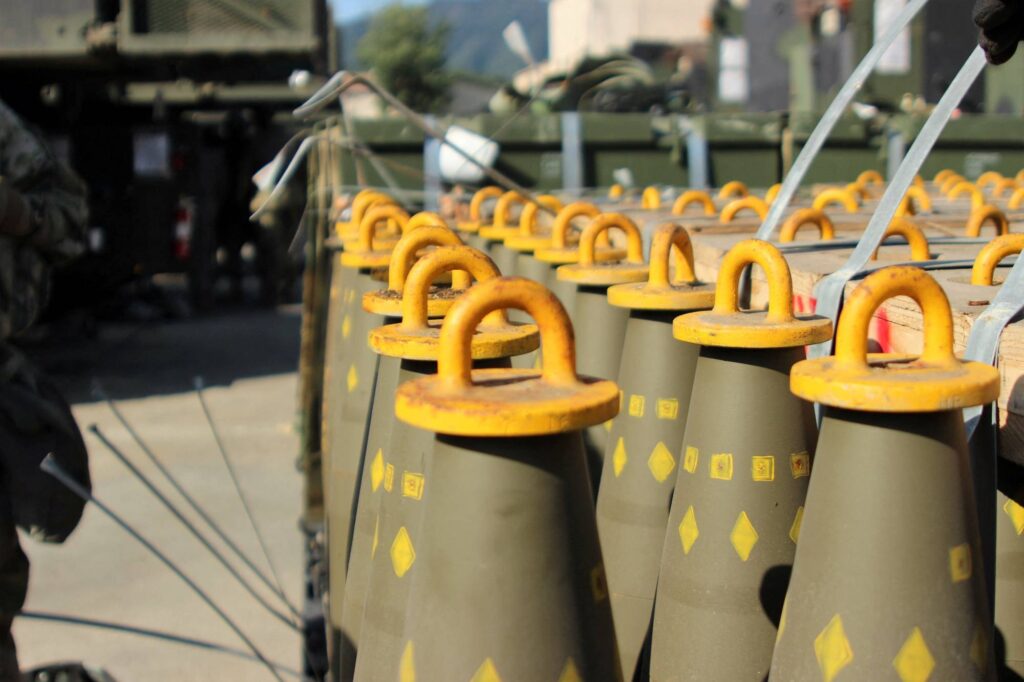 ارسال بمب های خوشه ای به اوکراین توسط آمریکا
