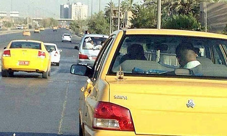 راننده یک تاکسی پراید در عراق همسرش را زیر می گیرد و فرار می کند + ویدیو