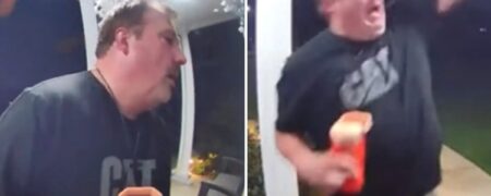 لحظه گزیده شدن مرد نگون بخت توسط ماری که بالای در ورودی پنهان شده بود + ویدیو