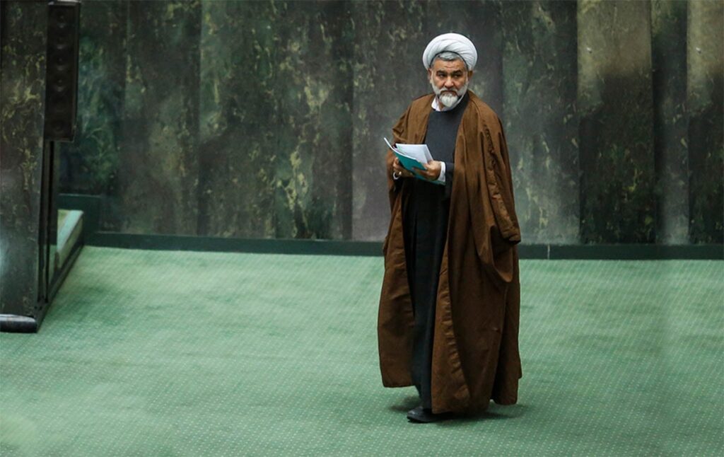 واکنش ها به رسیدگی به لایحه حجاب توسط ۱۰ نماینده مجلس با مجموع آرایی زیر ۴۱۷,۰۰۰ 