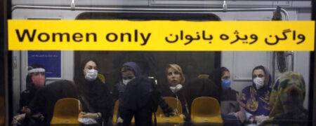 اجرای طرح ممانعت از ورود مردان به واگن ویژه زنان در مترو تهران+ ویدئو