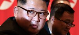 دستور کیم جونگ اون به مردم برای محافظت از تصاویر رهبران کره شمالی در زمان توفان