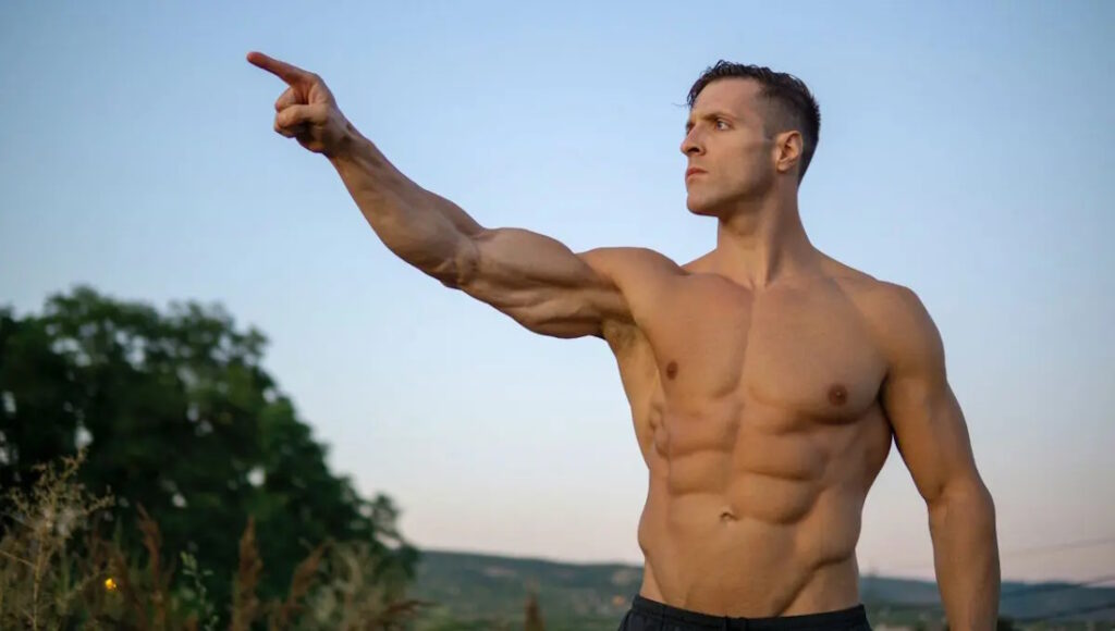 ۷ تمرین فوق العاده برای ساختن عضلات سینه جذاب و قوی + ویدئو