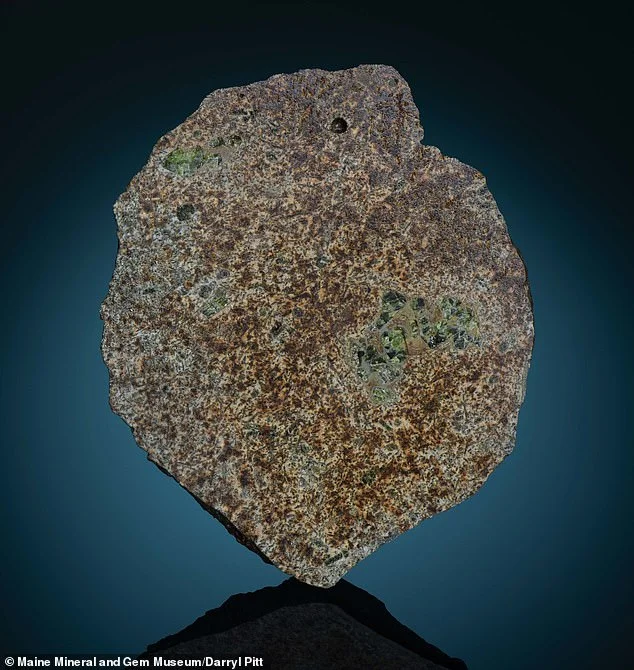 کشف سنگ فضایی 4.6 میلیارد ساله