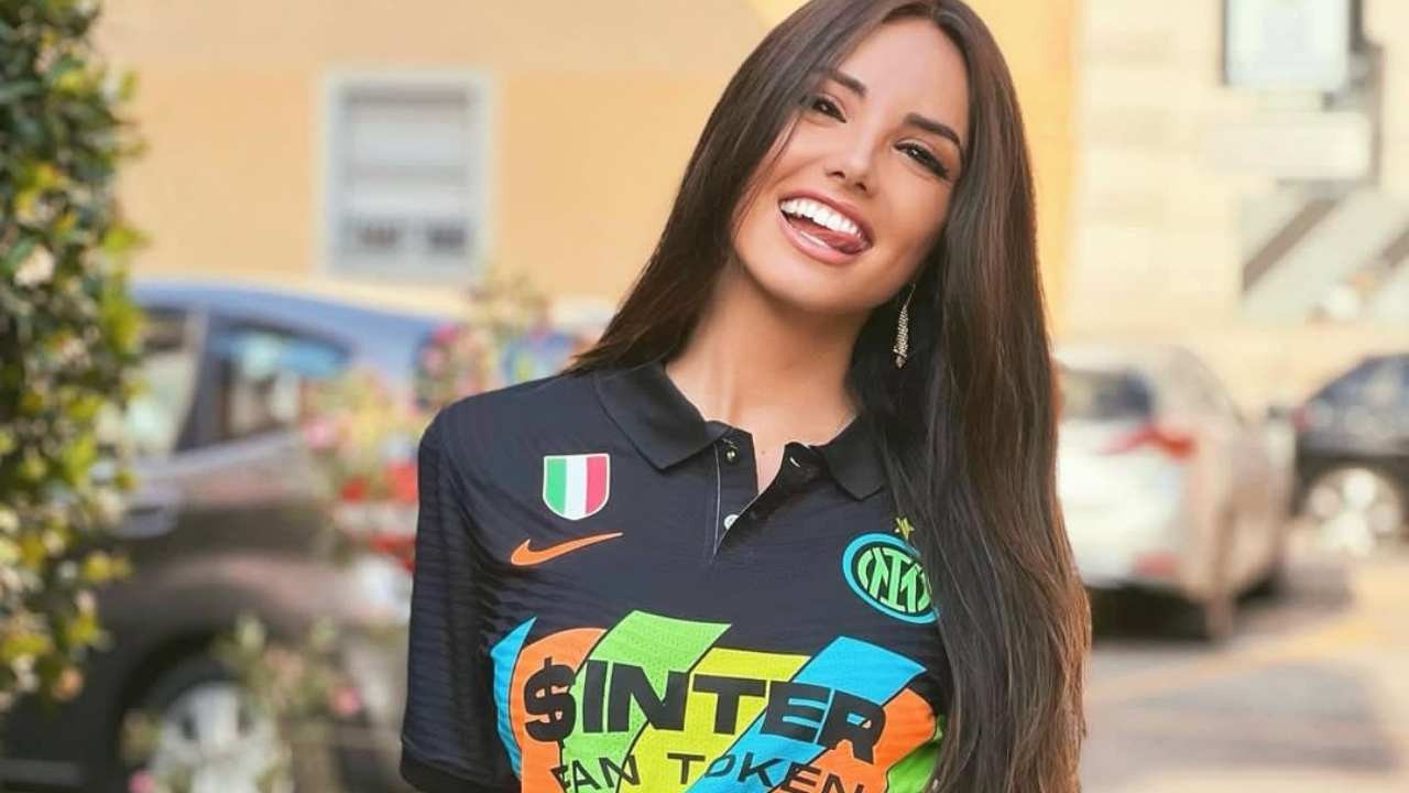مجری زیبای ایتالیایی که باعث شد طرفداران تیم های دیگر هم هوادار آث میلان شوند!