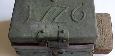 کشف یک کپسول زمان با قدمت ۳۰۰ ساله در مناره کلیسایی در لهستان