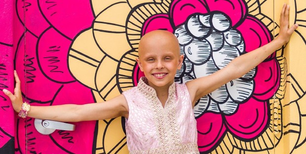 لحظه ای که دواین جانسون دختر مبتلا به سرطان را سورپرایز می کند