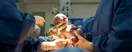 شکایت یک میلیارد دلاری این مرد از بیمارستان پس از دیدن سزارین همسرش!