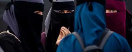 ممنوعیت استفاده از نقاب و اختیاری شدن پوشش سر در مدارس مصر