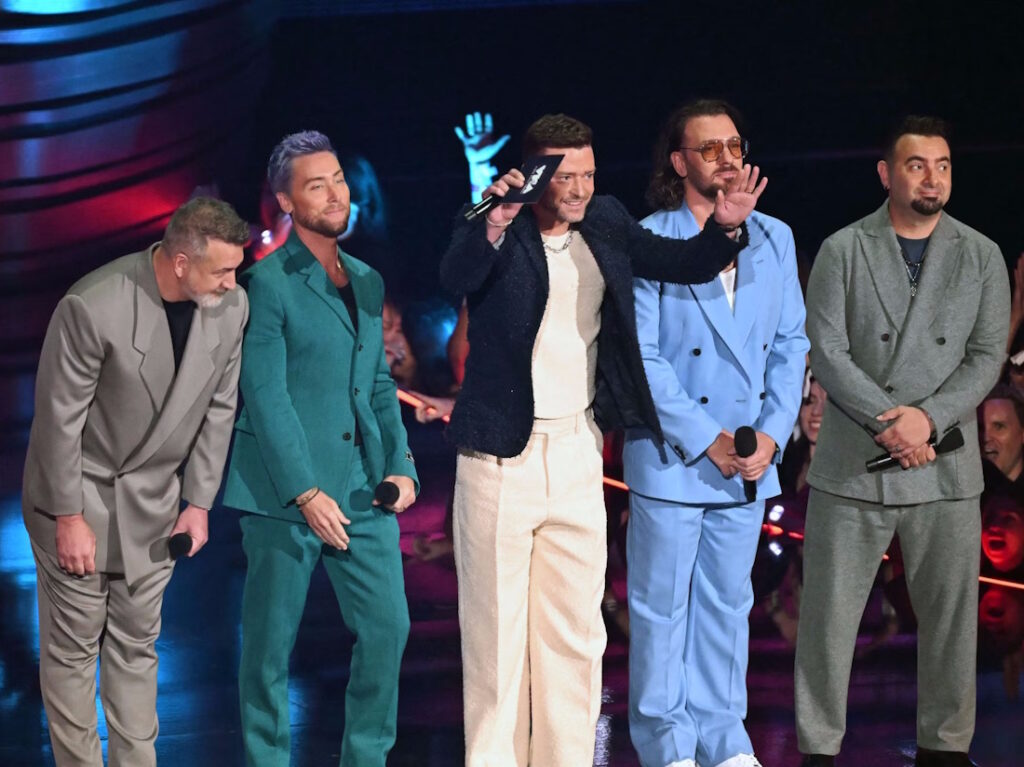 شبی رویایی برای تیلور سوئیفت با کسب ۹ جایزه در مراسم جوایز  MTV