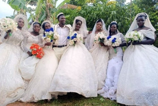 تصاویری از جشن ازدواج همزمان یک مرد با ۷ زن!