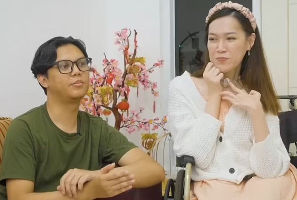 زن معلول و شریک زندگی سالمش پس از ۱۵ سال رابطه عشقشان را ثابت کرده اند + ویدیو