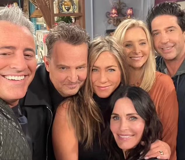 تصاویر خنده دار از پیش بینی ظاهر بازیگران سریال Friends در سال 2024