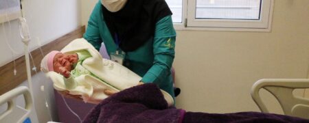 عباس عبدی: «۲۵ هزار میلیارد تومان هزینه شده اما تعداد زاد و ولدها کاهش یافته است»