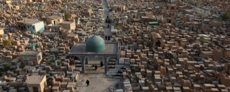 وادی السلام؛ نگاهی به بزرگترین قبرستان جهان که ۶ میلیون نفر در آن دفن شده‌اند + ویدئو