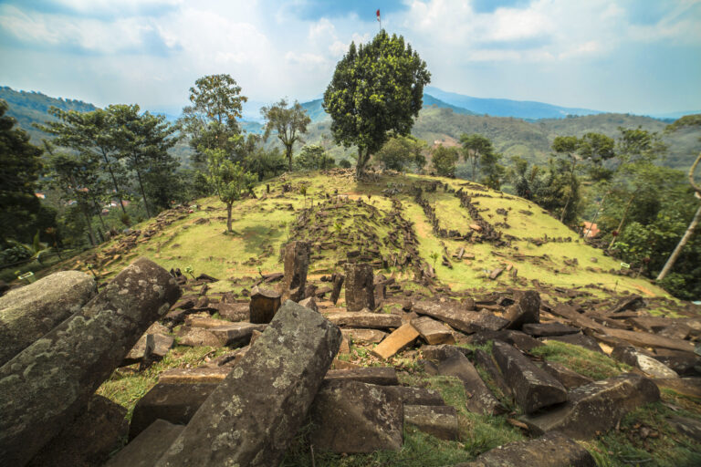 کشف قدیمی ترین هرم جهان در اندونزی که سه برابر قدیمی تر از اهرام مصر است