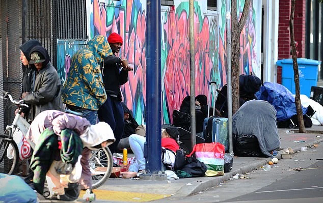 وضعیت دردناک یک معتاد به فنتانیل در خیابان‌های سانفرانسیسکو 
