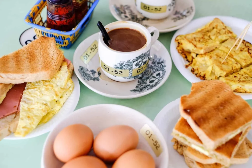 چرا باید از خوردن تخم مرغ به همراه قهوه یا چای خودداری کنید؟