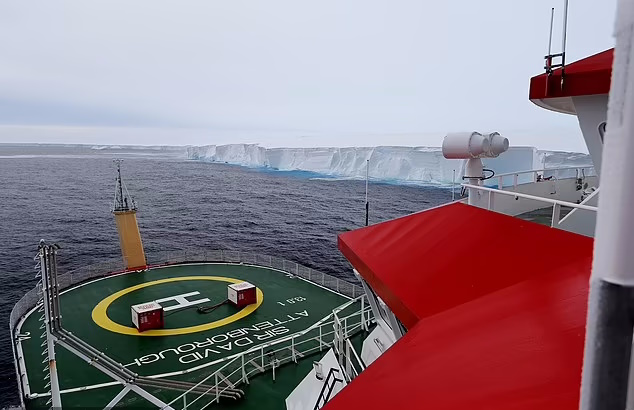 ویدئوی خیره کننده از به حرکت درآمدن بزرگترین کوه یخ جهان بعد از ۳۰ سال 