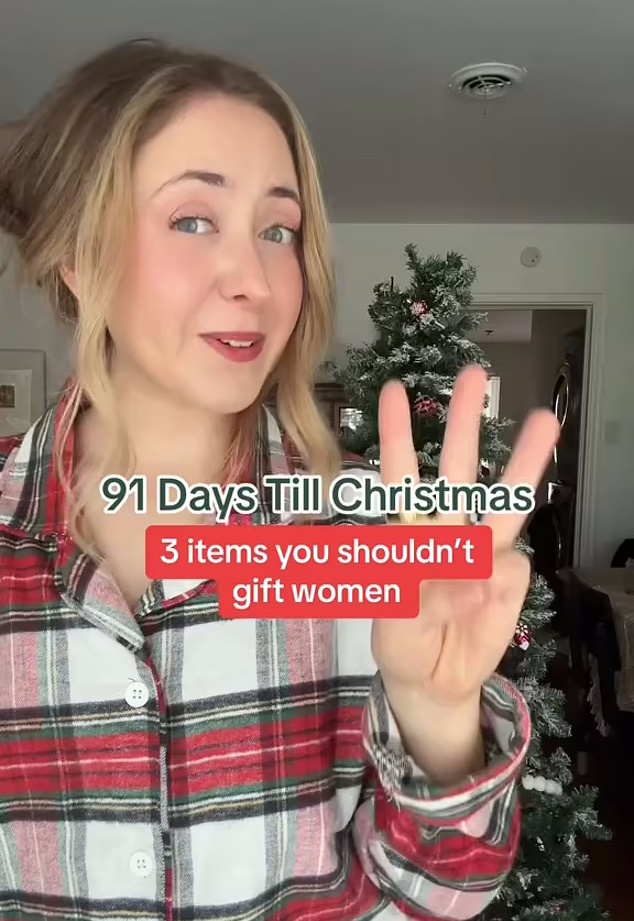 ۳ هدیه ممنوعه که هرگز نباید برای زنان بخرید