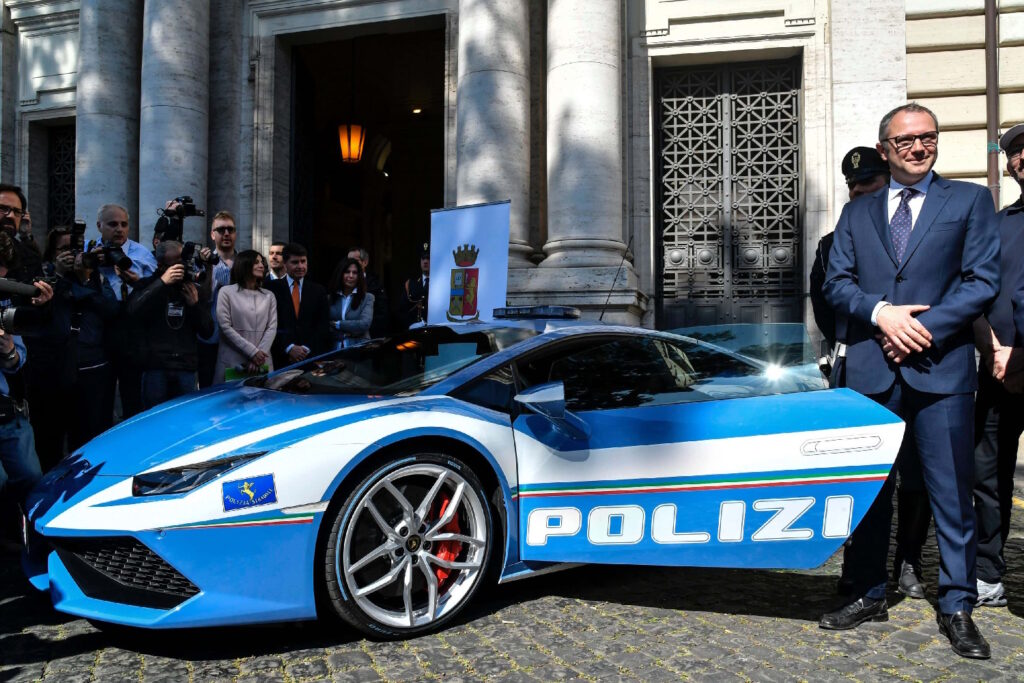 ۶ خودرو لوکس و گرانقیمت پلیس های جهان؛ از لامبورگینی هوراکان ایتالیا تا «راکت» آلمان