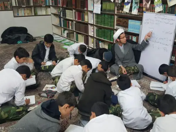 مدارس مسجد محور