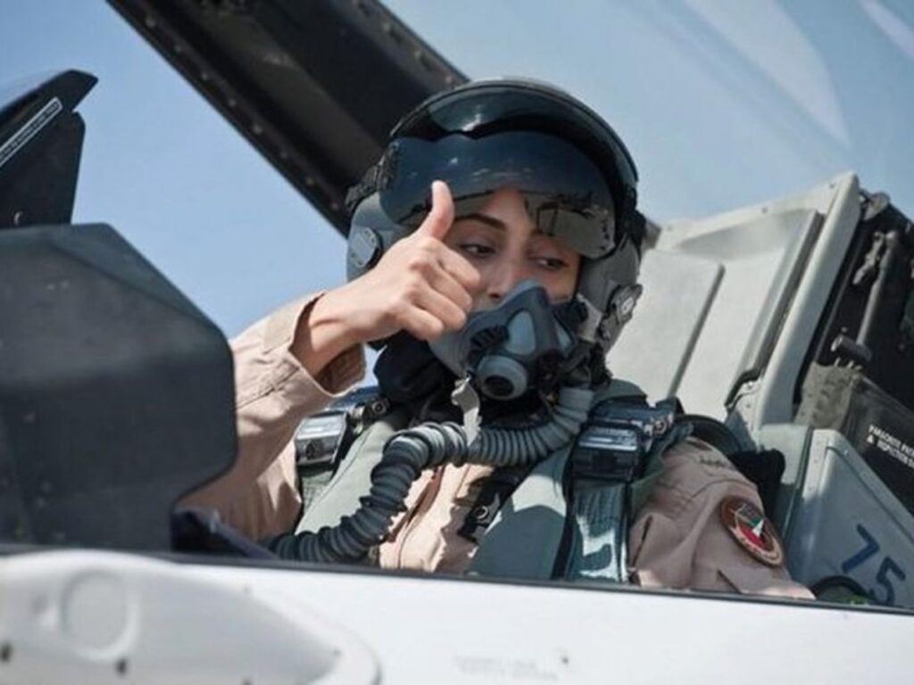 مریم المنصوری؛ داستان اولین خلبان زن جت جنگنده در امارات متحده عربی + ویدیو