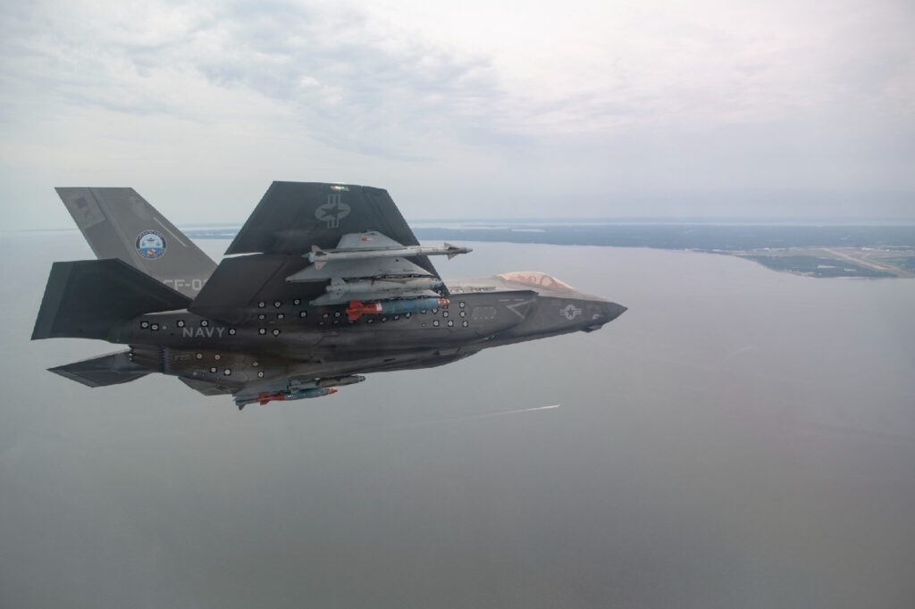 هزارمین هواپیمای جنگنده F-35 نیز از خط تولید خارج شد