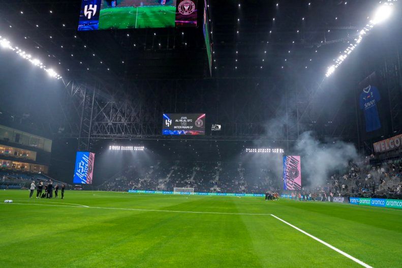 استادیوم جدید الهلال که در 180 روز ساخته شده است با باخت تیم آمریکایی مسی افتتاح شد