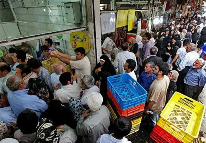 حسین شریعتمداری: گرانی و افزایش هر روزه‌ی قیمت‌ها ربطی به دولت ندارد!