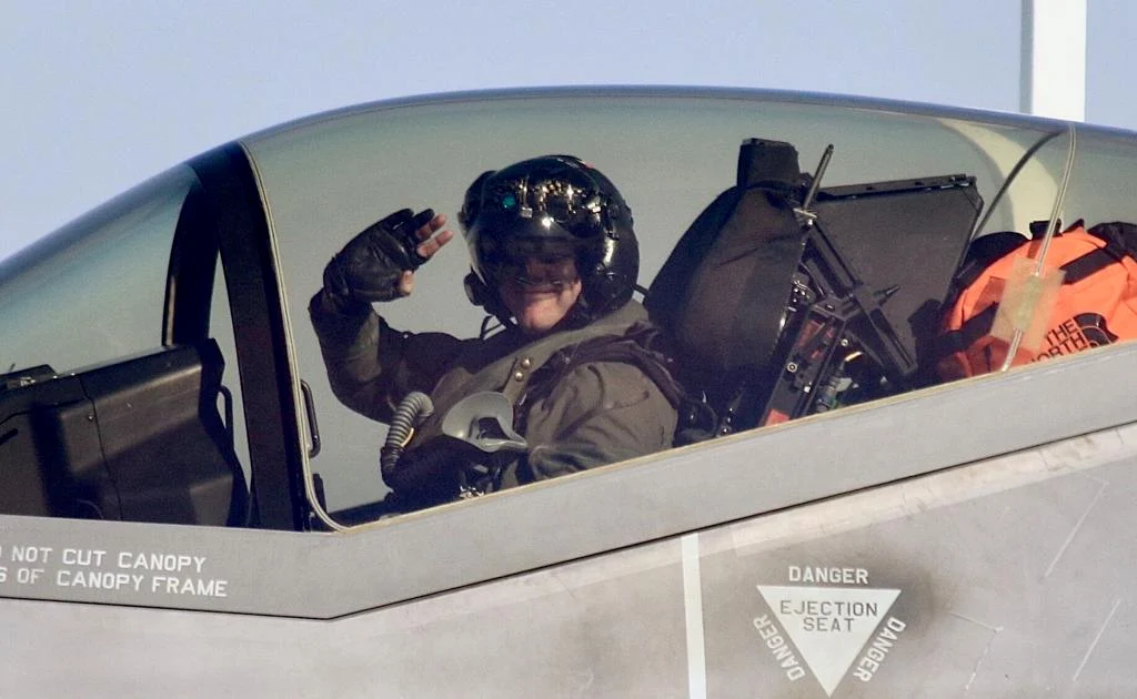 5 نکته جالب در مورد نمایشگرهای هدآپ در هواپیماهای نظامی