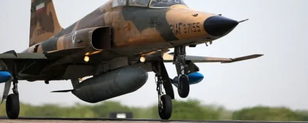 حوثی های یمن تنها جت جنگنده اف-۵ خود را از کجا آورده اند؟ + ویدیو