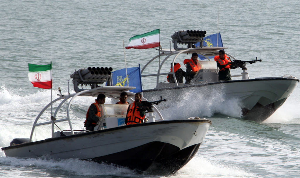مقایسه تجهیزات جنگی نیروی دریایی ایران و آمریکا