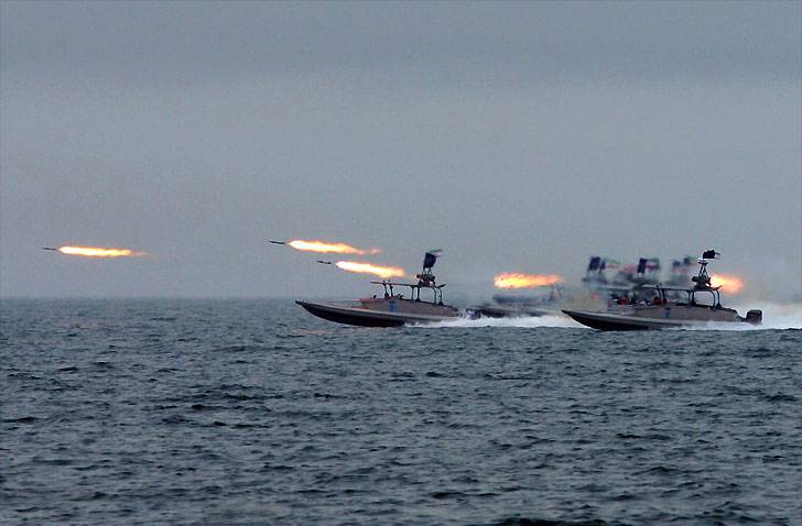 مقایسه تجهیزات جنگی نیروی دریایی ایران و ایالات متحده