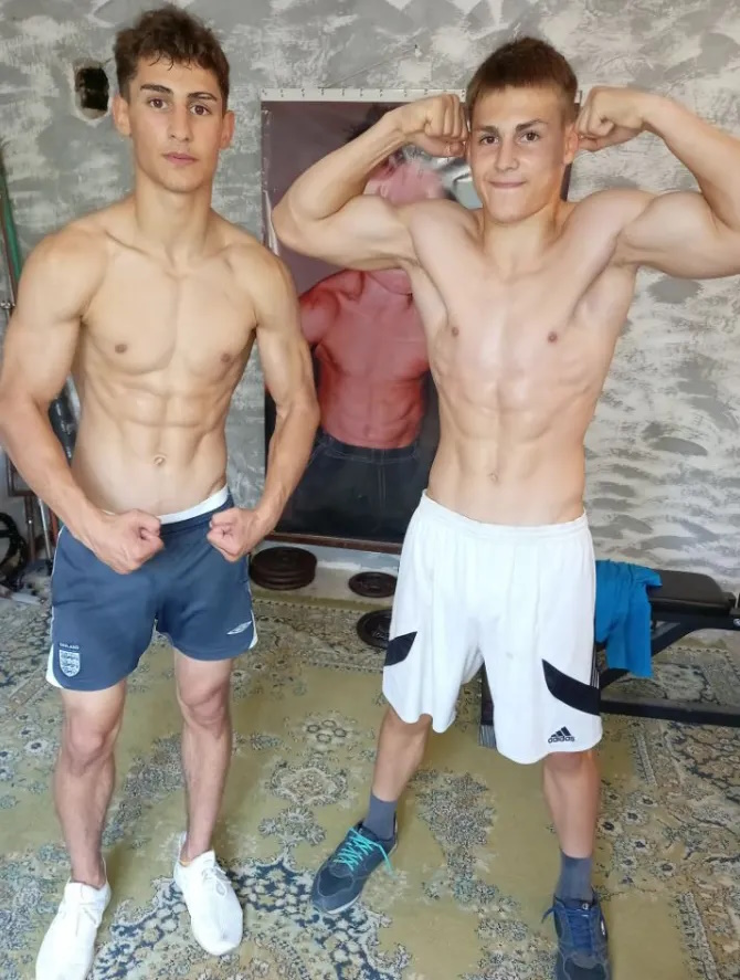 تمرینات سنگین و اندام عضلانی باورنکردنی جوان ترین برادران جهان + ویدئو